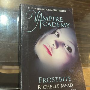 Vampire Academy Frostbite By Richelle Mead