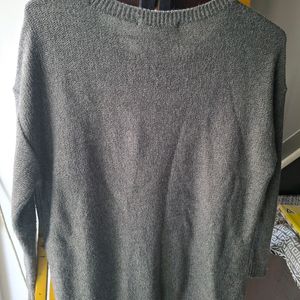 GREY SWEATER