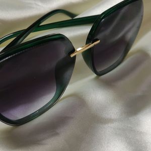 Green Frame Women Sunglasses..