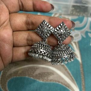 Jhumkas