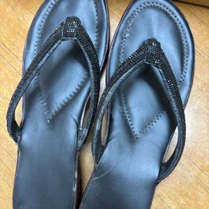 BLACK SHINY CHAPPAL