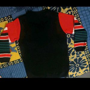 Woolen Sweater In New Condition