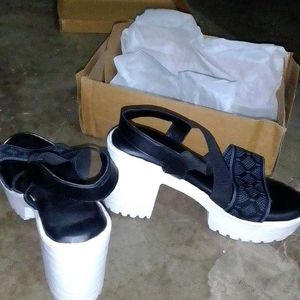 Woman Heels Sandals New With Tags... best quality