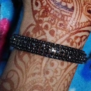 Black Bracelet With Shiny Stone  Adjustable Locks