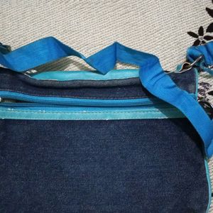 Slingbag With Dark Blue And Light