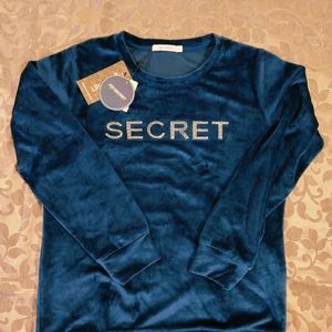 NEW Madam M Secret Velvet Sweatshirt L