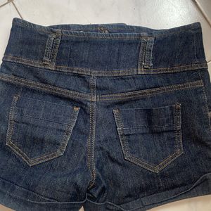 Denim High Waist Buttoned Shorts