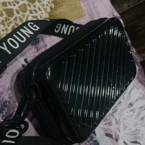 Black Detachable Sling Bag , Also Used As Clutch