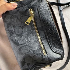 COACH HIGH QUALITY SLING BAG