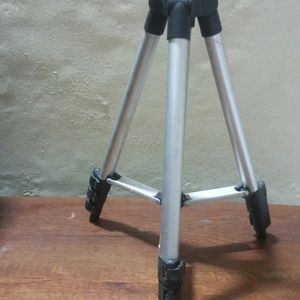 Adjustable Photo Stand....