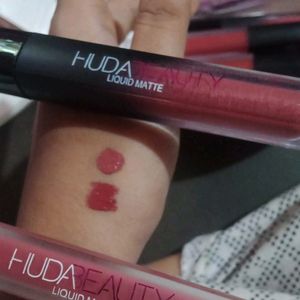 4 Different Shades Huda Beauty LiquidMatteLipstick