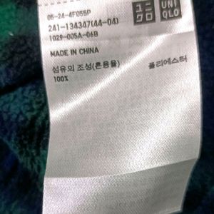 Uniqlo Unisex Checkered Fleece Jacket