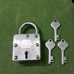 Shutter Lock Pickup 4