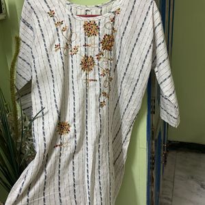 Embroided Kurthi