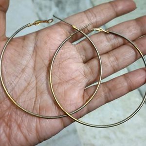 2 Pair Of Hoop Earrings