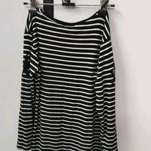 Black N White Striped Top Full Sleeves