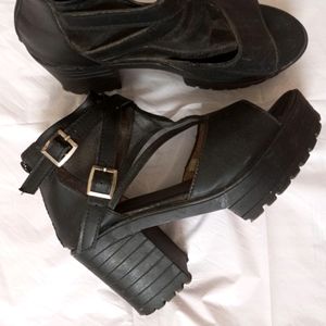 SSS Block Heels Black