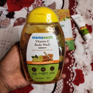 Mamaearth Vitamin C Body Wash + 4 Free Gifts