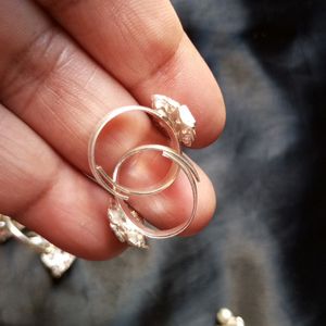 Two Pairs oftoe Rings (Bichiya?)