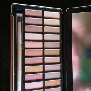 Classic Eyeshadow Palette