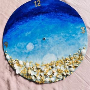 ARTSY RESIN CLOCK