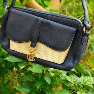 Oriflame Exclusive Dune Crossbody Bag