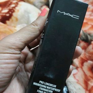 Pro Longwrar Foundation Mac