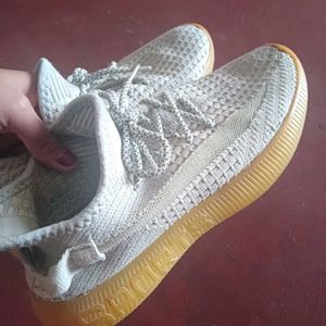 Yeezy Sports Shoes