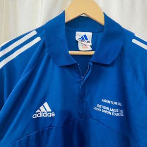 Adidas Zip T-shirt 👕 Collar