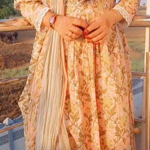 Beautiful Peach & Cream Nayra Suit