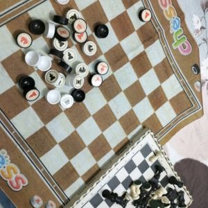 Combo Of 2 Chess Boards, Wooden And Mat