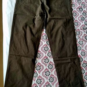 Mens - Size 32 - LIKE NEW -Olive Green Cotton Pant