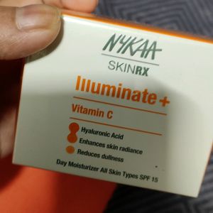 Nykaa SkinRx Illuminate + Vit C Moisturizer