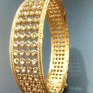 ETHNIC GOLDEN STONES BRACELET BANGLE