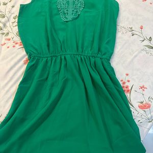 Green Harpa Sleeveless Dress