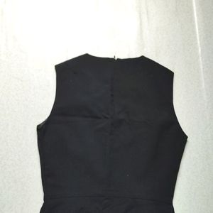 Black Sleeveless Fitted Dress