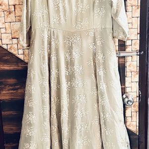 Lobaanya Embroidered Kurta With Slit