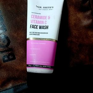 Dr Sheth's Ceramide & Vitamin C Facewash