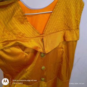 A Volume Heavy Kurti Sleeve Inside