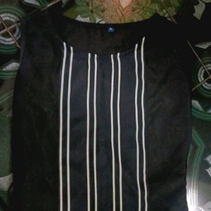 Black Sleevless Kurta