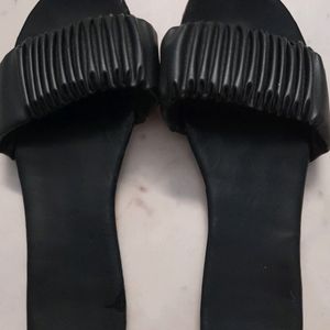 Black Colour Stylish Slipper