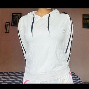 Hoddie White Top