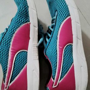 Puma Soft Foam Shoes 6 no.