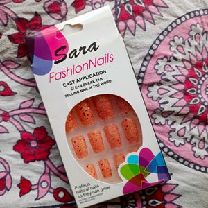 Peach Sparkly Fake Nails