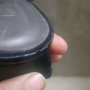 Original inc.5 beautiful black little heel