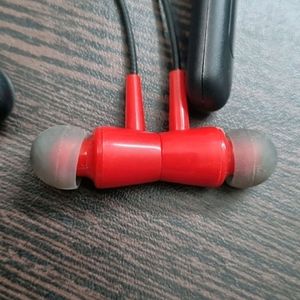 B11 Neckband Red&Black InEar Headphones.