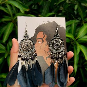 Black Feather Earrings 🖤