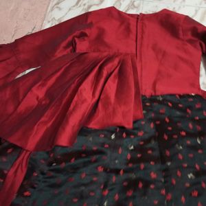 Maroon Red Single Gown. Size:30.