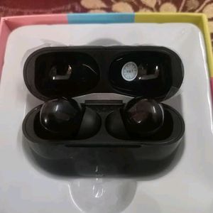 Air_Pods Pro with Charging Case