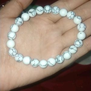 HOWLITE CRYSTAL BRACELET